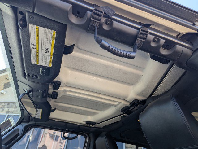 Used 2021 Jeep Gladiator Willys AWD/4WD image 20