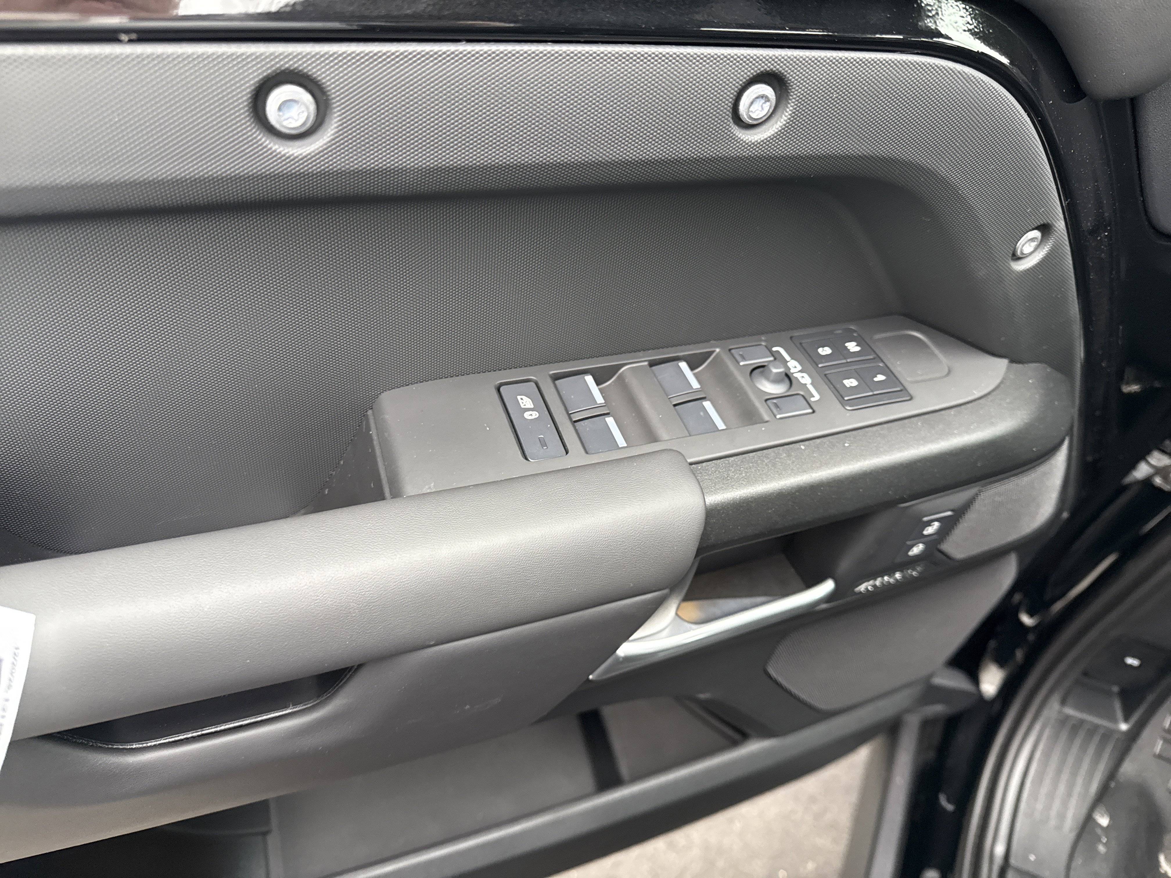 New 2026 Land Rover Defender 130 V8 image 8