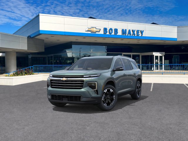 New 2027 Chevrolet Traverse LT w/ Sun and Wheel Package FWD image 8