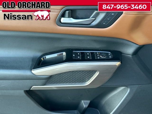 Used 2023 Nissan Pathfinder Platinum w/ Cargo Package image 14