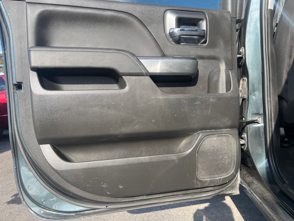 Used 2018 Chevrolet Silverado 1500 LT w/ All Star Edition image 10