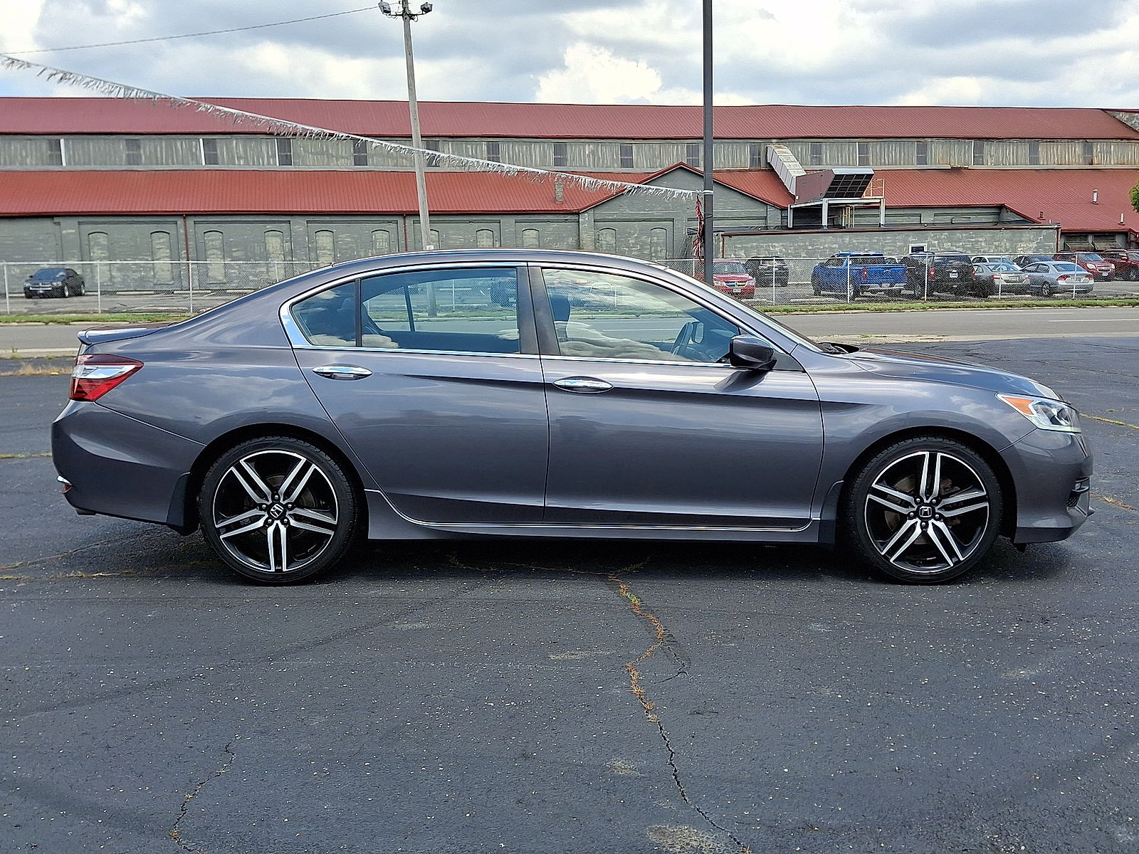 Used 2017 Honda Accord Sport image 25