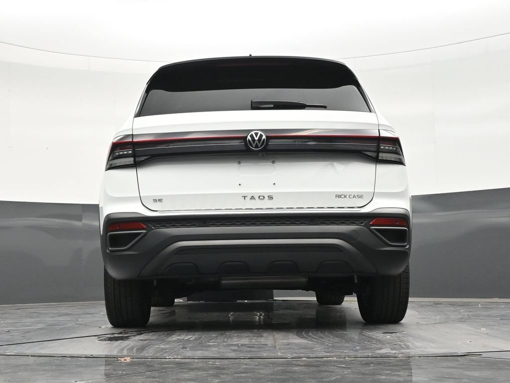 Used 2025 Volkswagen Taos SE FWD image 23