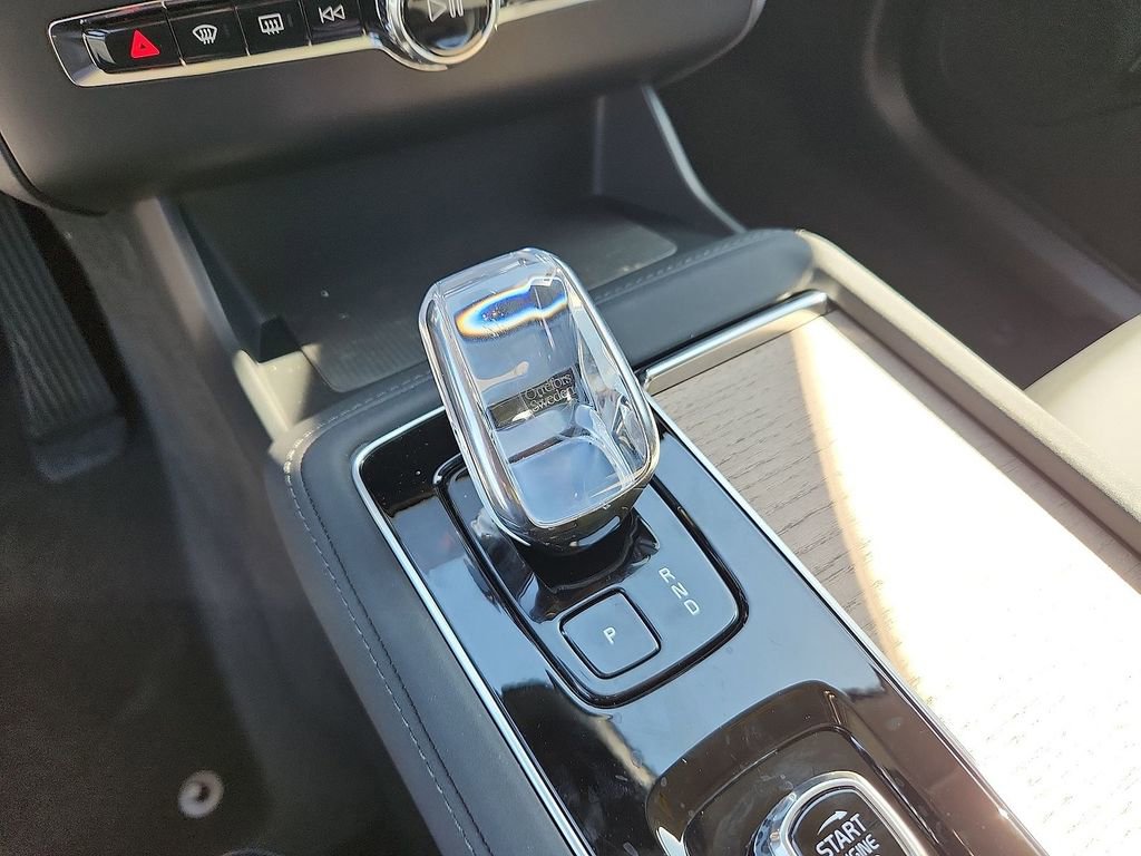 New 2026 Volvo XC90 B6 Plus w/ Protection Package Premier image 15