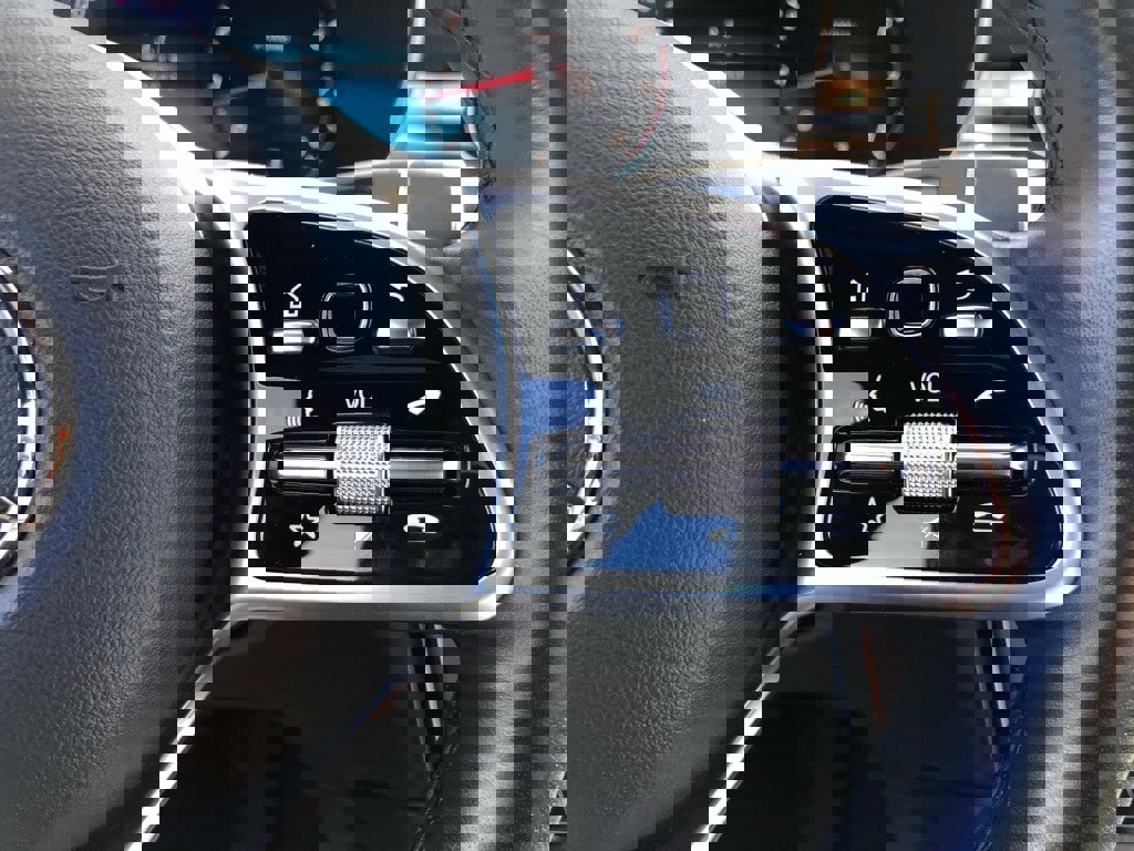 Used 2022 Mercedes-Benz GLC 300 4MATIC w/ Premium Package Lite image 23