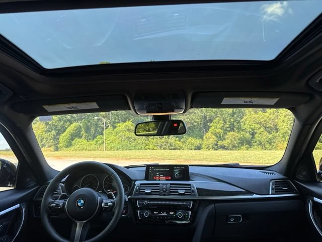 Used 2018 BMW 330i xDrive Sedan AWD/4WD image 13