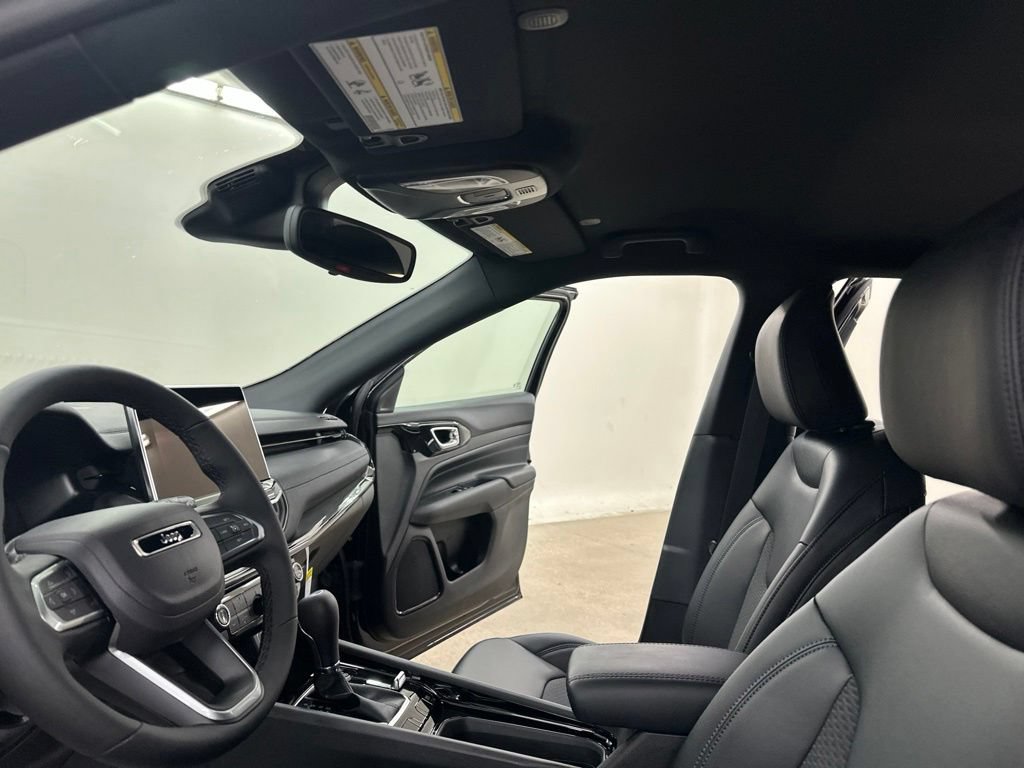 New 2026 Jeep Compass Latitude AWD/4WD image 33