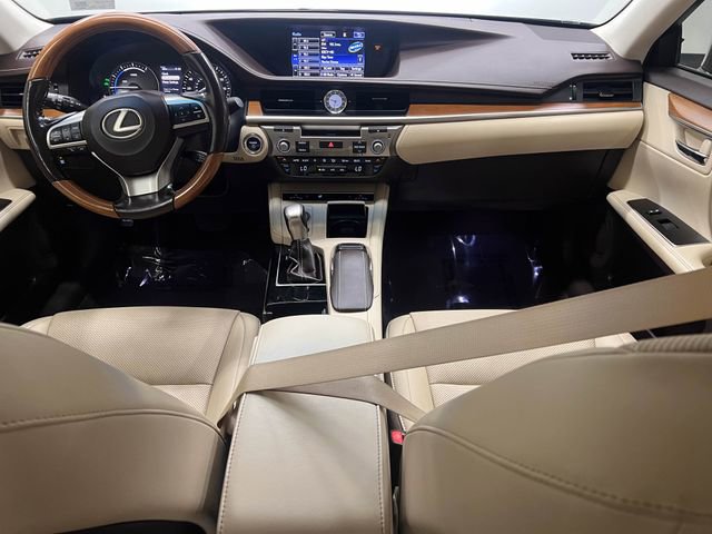 Used 2016 Lexus ES 300h w/ Navigation System Package FWD image 14