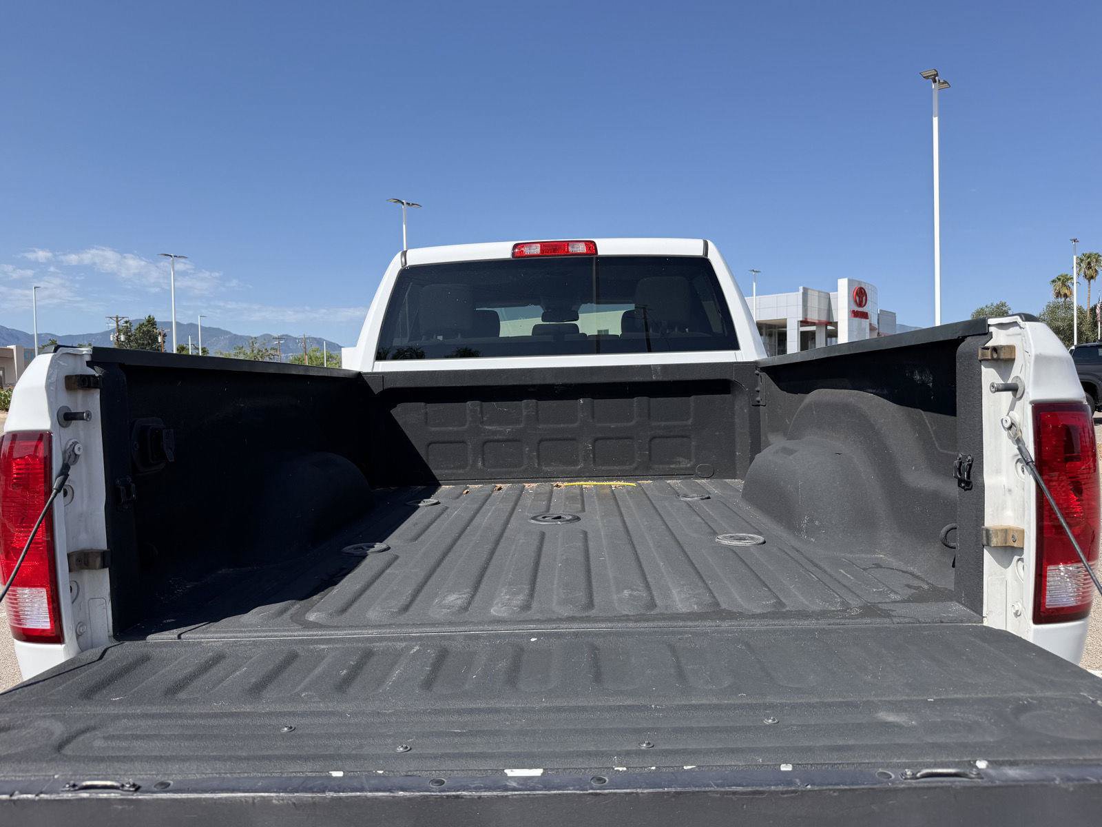 Used 2017 RAM 2500 Tradesman w/ Chrome Appearance Group AWD/4WD image 12