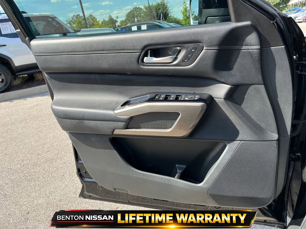 Used 2024 Nissan Pathfinder Platinum w/ Cargo Package FWD image 11