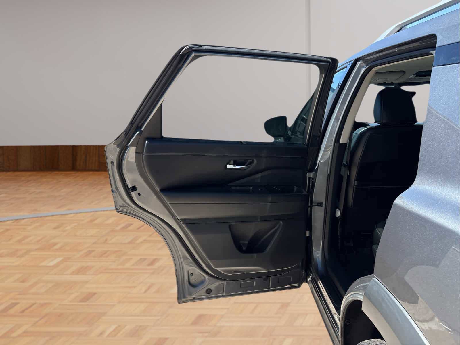 Used 2023 Nissan Pathfinder SL image 11