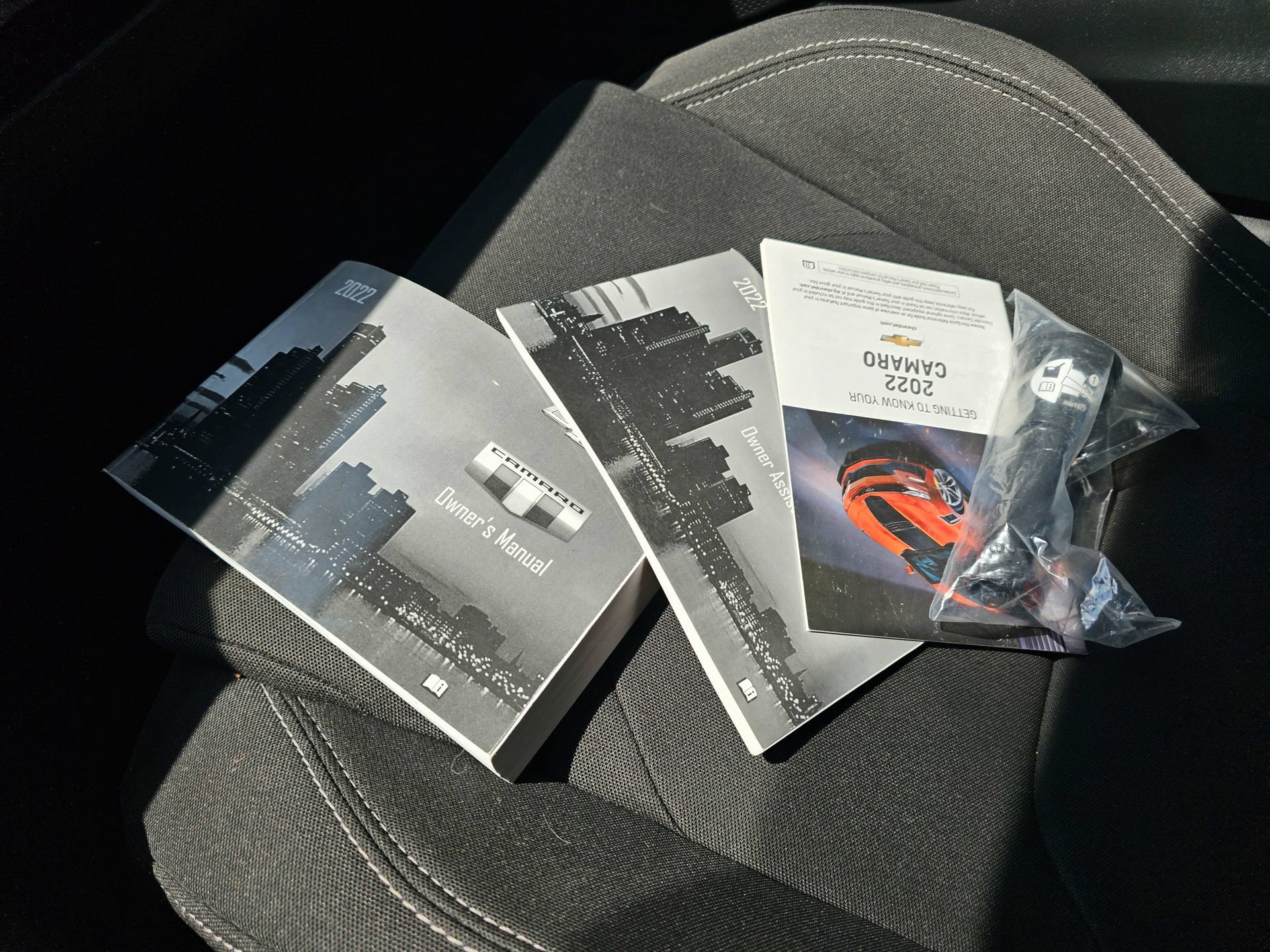 Used 2022 Chevrolet Camaro LT RWD image 41