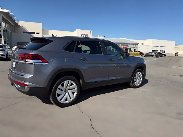 Used 2020 Volkswagen Atlas Cross Sport SE w/ Panoramic Sunroof Package AWD/4WD image 3