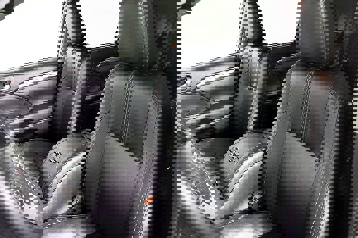 Used 2018 Toyota Highlander SE image 10