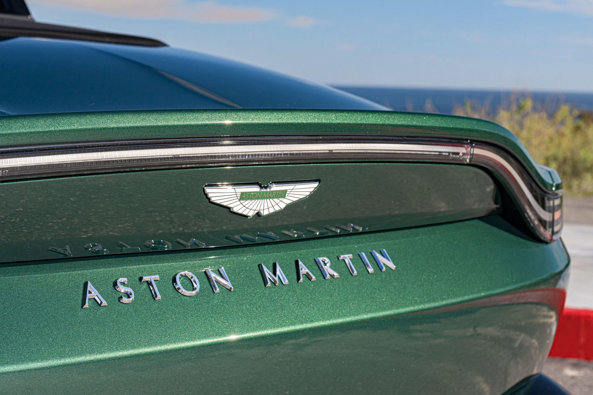 Used 2023 Aston Martin V8 Vantage Roadster image 23