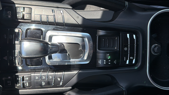 Used 2018 Porsche Cayenne AWD/4WD image 8