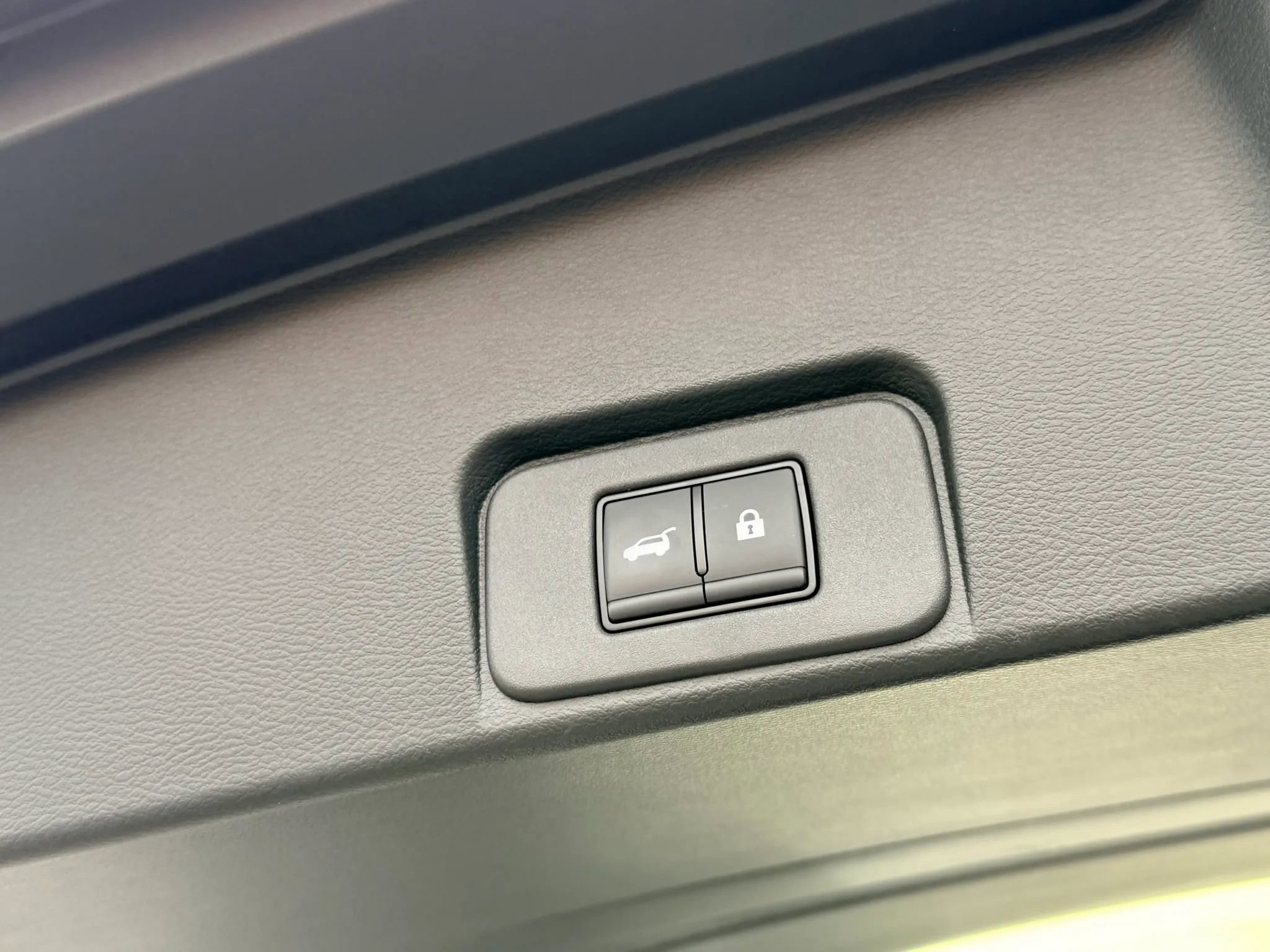 Used 2024 Nissan Rogue Platinum w/ Platinum Premium Package image 31