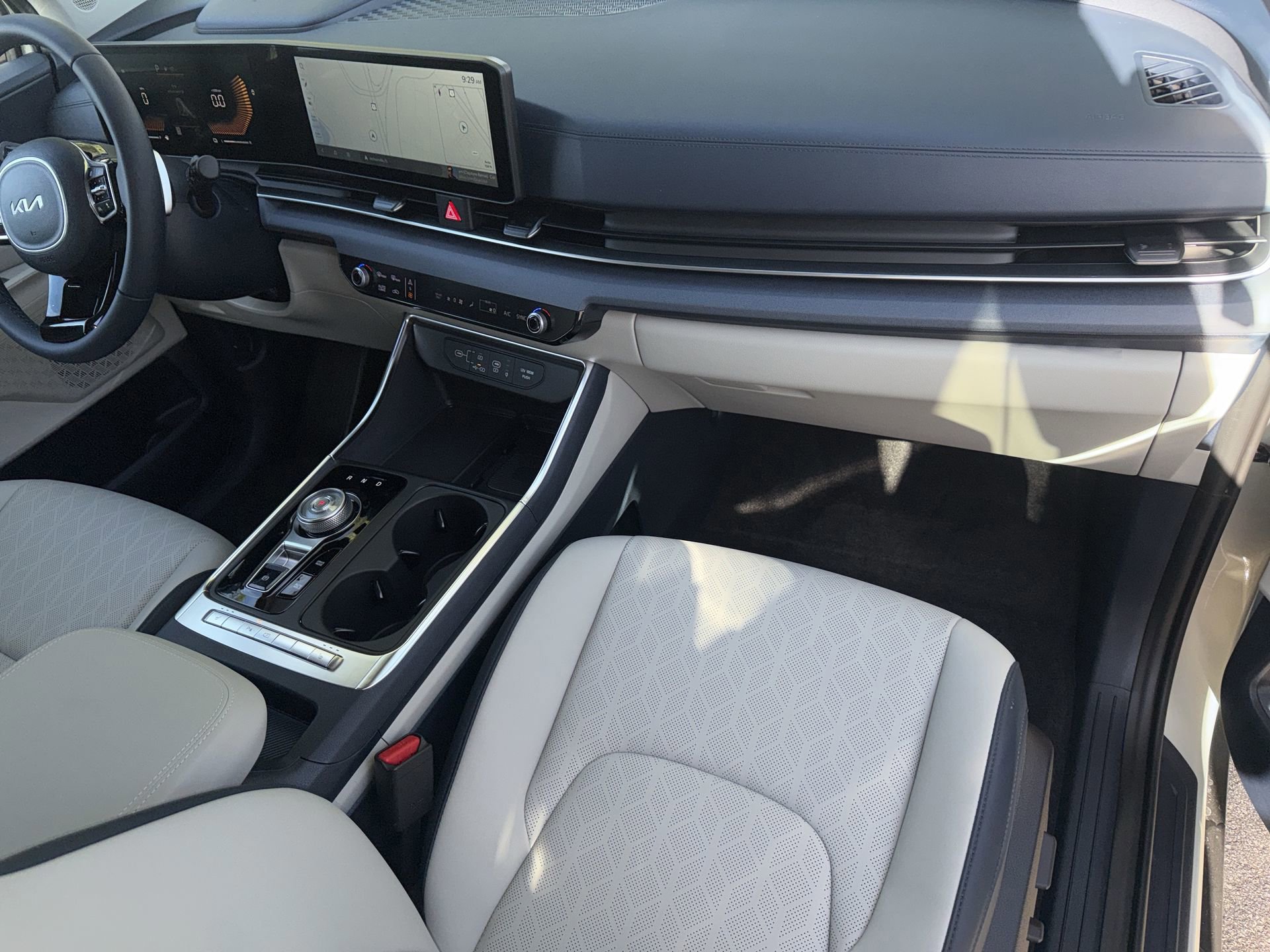 New 2026 Kia Carnival EX FWD image 11