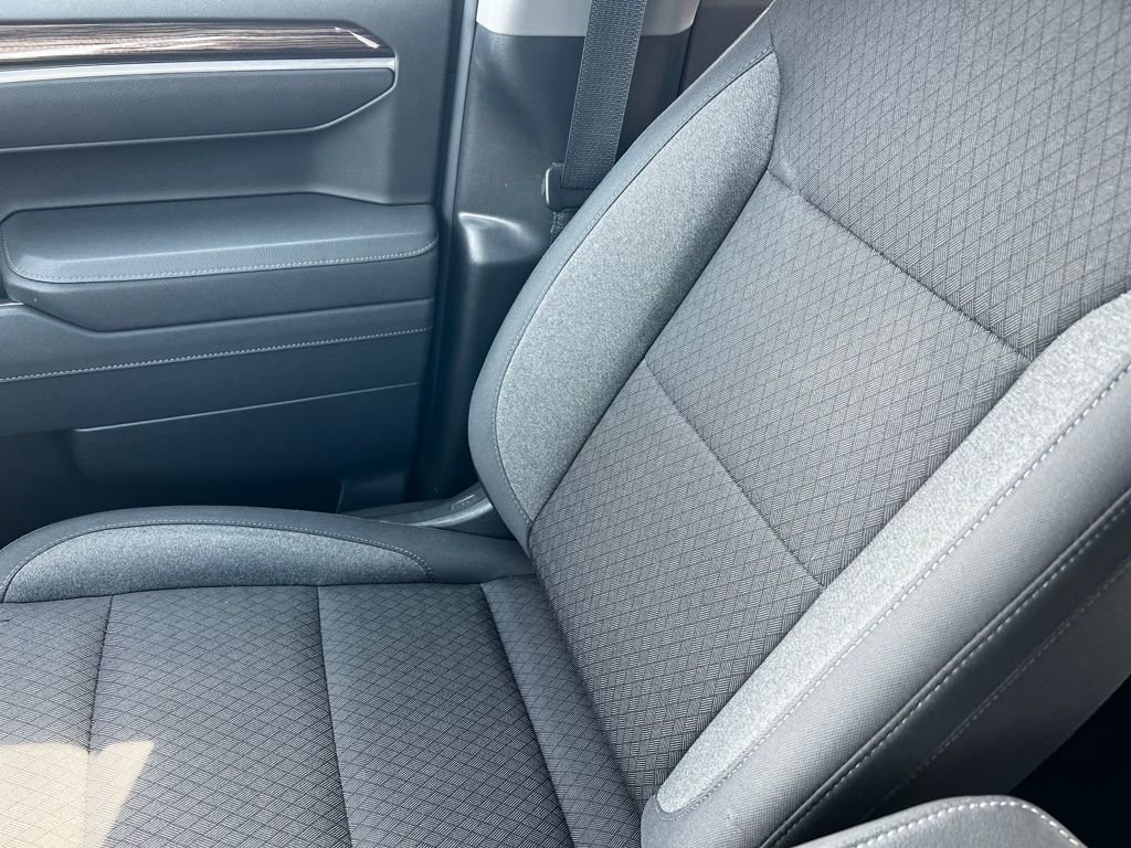 Used 2026 Chevrolet Silverado 1500 RST AWD/4WD image 32