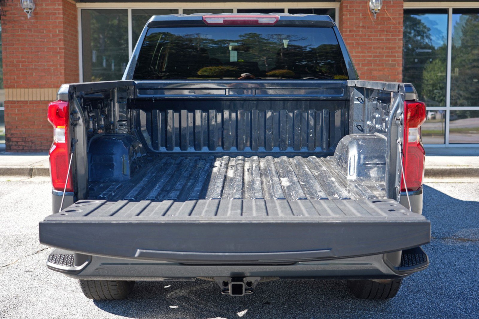 Used 2020 Chevrolet Silverado 1500 Custom w/ Custom Value Package AWD/4WD image 9