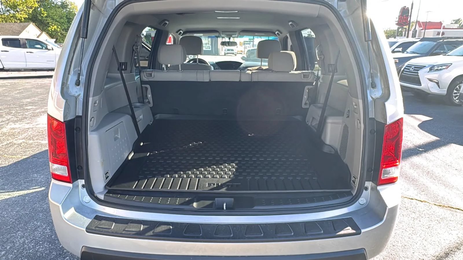 Used 2011 Honda Pilot LX image 16
