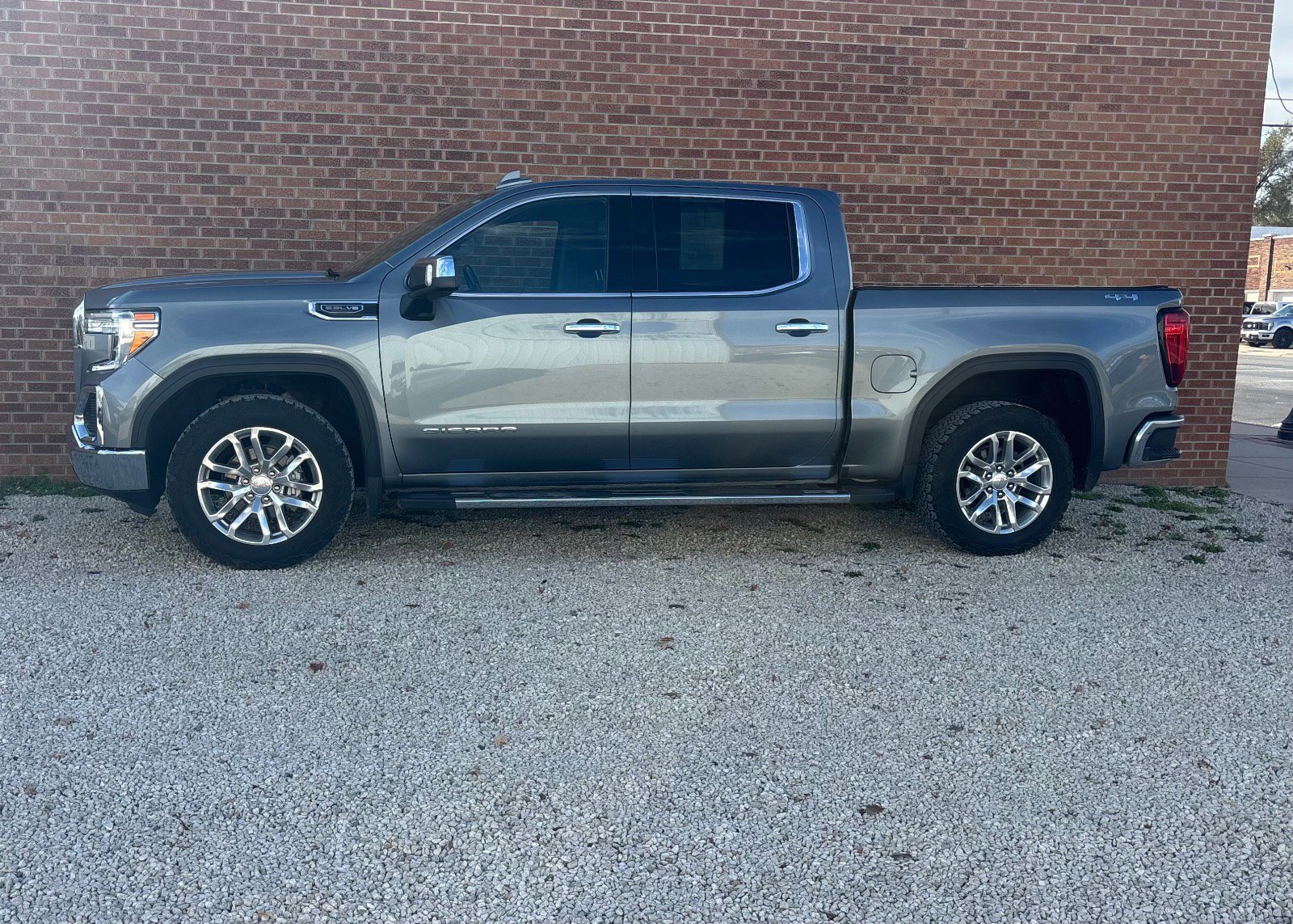 Used 2021 GMC Sierra 1500 SLT w/ SLT Premium Package image 18