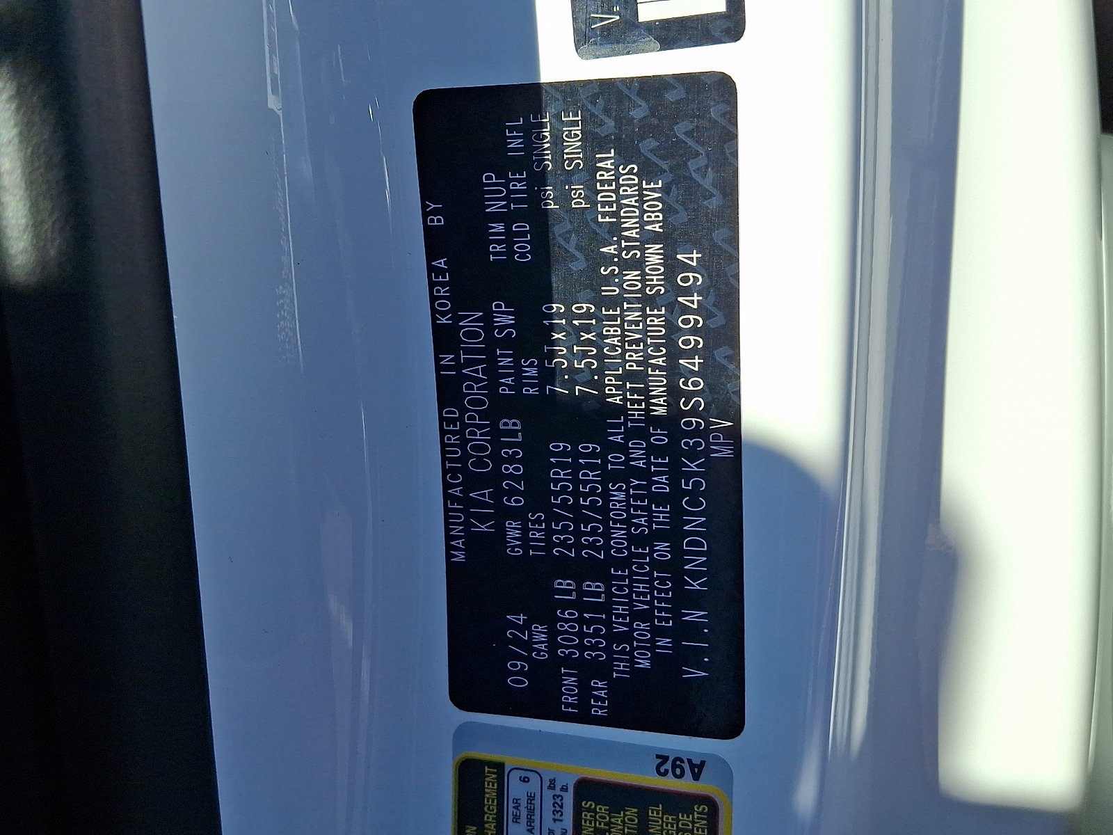 Certified 2025 Kia Carnival EX image 18