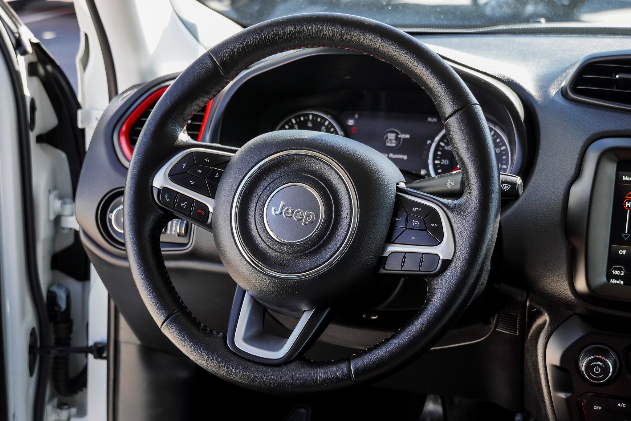 Used 2023 Jeep Renegade Trailhawk w/ Trailhawk Elite Group AWD/4WD image 31