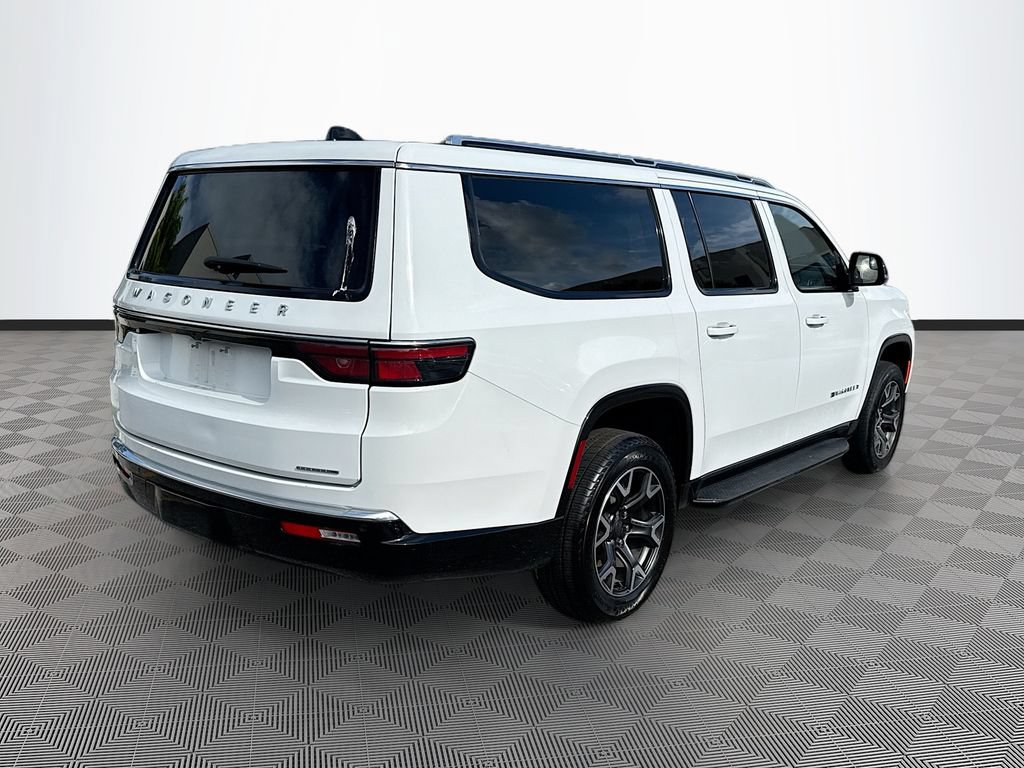 Used 2024 Jeep Wagoneer L Series III w/ Flexible Seating Group AWD/4WD image 8