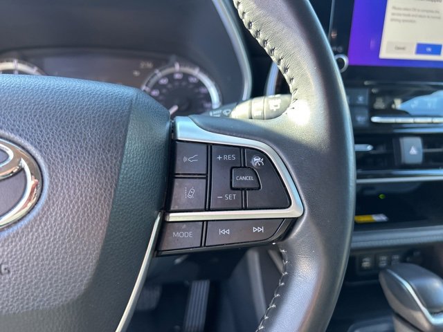 Used 2024 Toyota Highlander XLE image 18