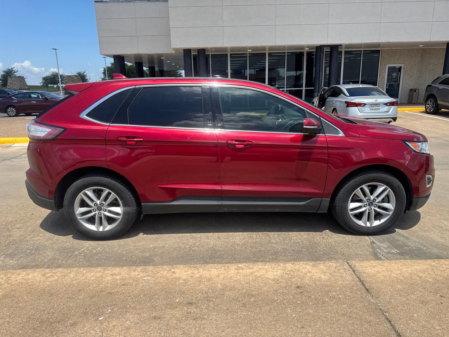 Used 2018 Ford Edge SEL w/ Equipment Group 201A AWD/4WD image 11