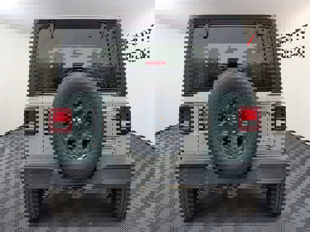 Used 2023 Jeep Wrangler Sport image 5