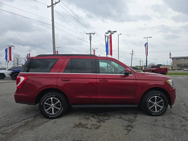 Used 2018 Ford Expedition XLT w/ Equipment Group 201A AWD/4WD image 4