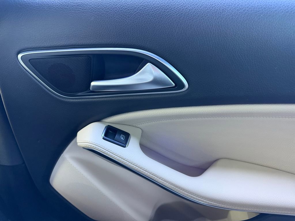 Used 2018 Mercedes-Benz CLA 250 image 27