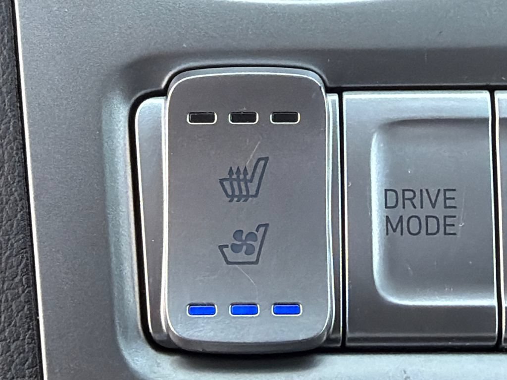 Used 2023 Hyundai Kona Limited FWD image 30