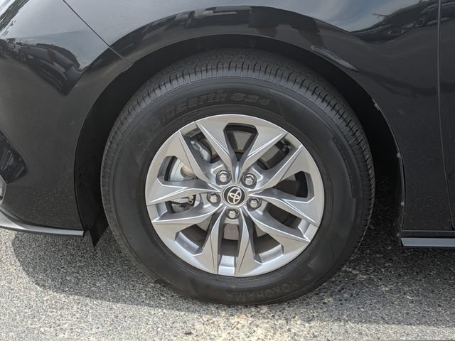Used 2026 Toyota Sienna LE FWD image 10