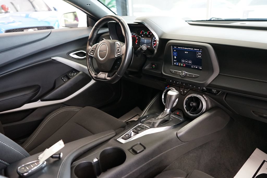 Used 2023 Chevrolet Camaro LT RWD image 9