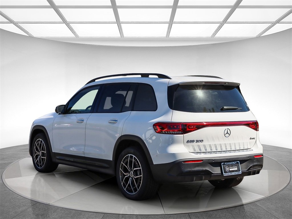 Used 2023 Mercedes-Benz EQB 300 4MATIC image 2