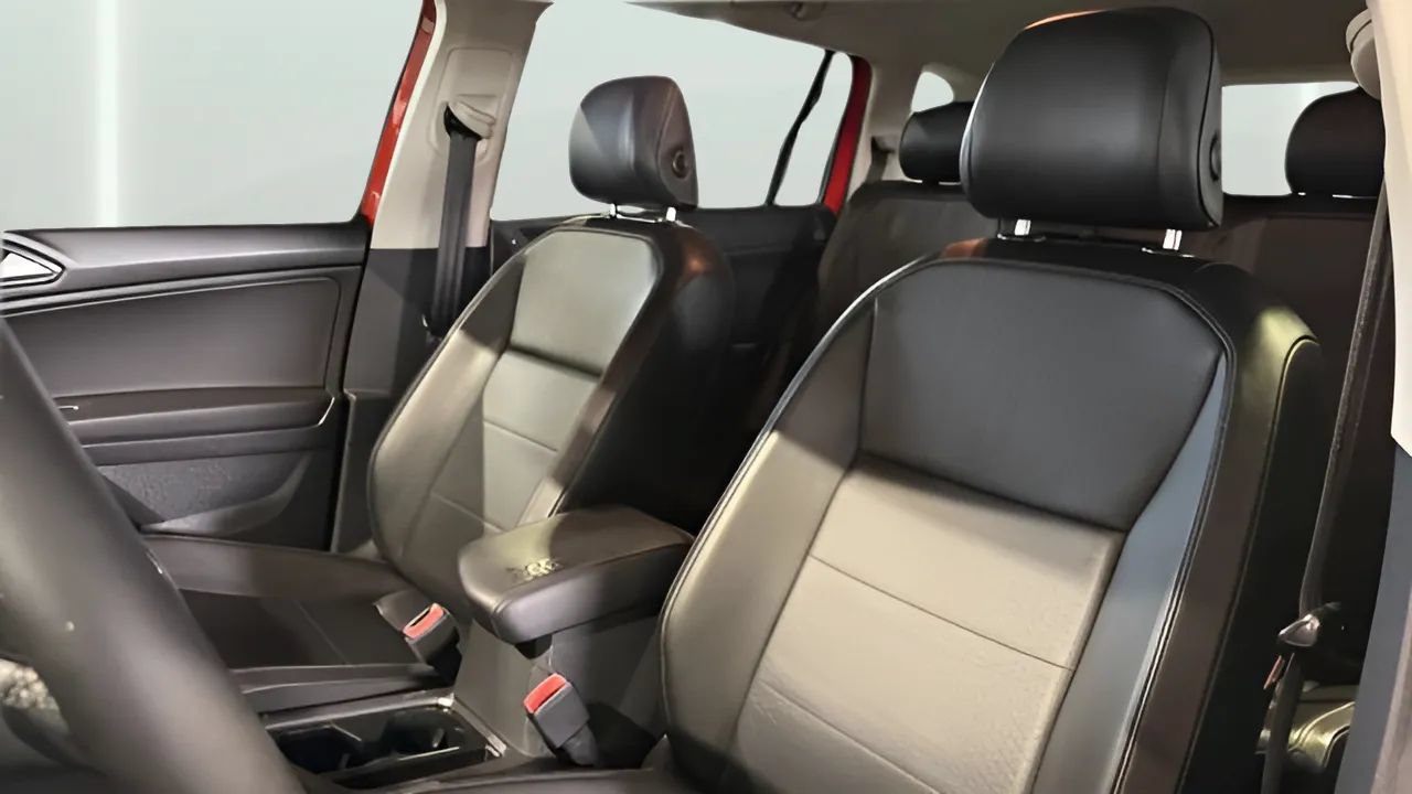 Used 2018 Volkswagen Tiguan SEL FWD image 13