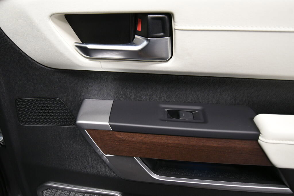 Certified 2024 Toyota Sequoia Capstone image 27