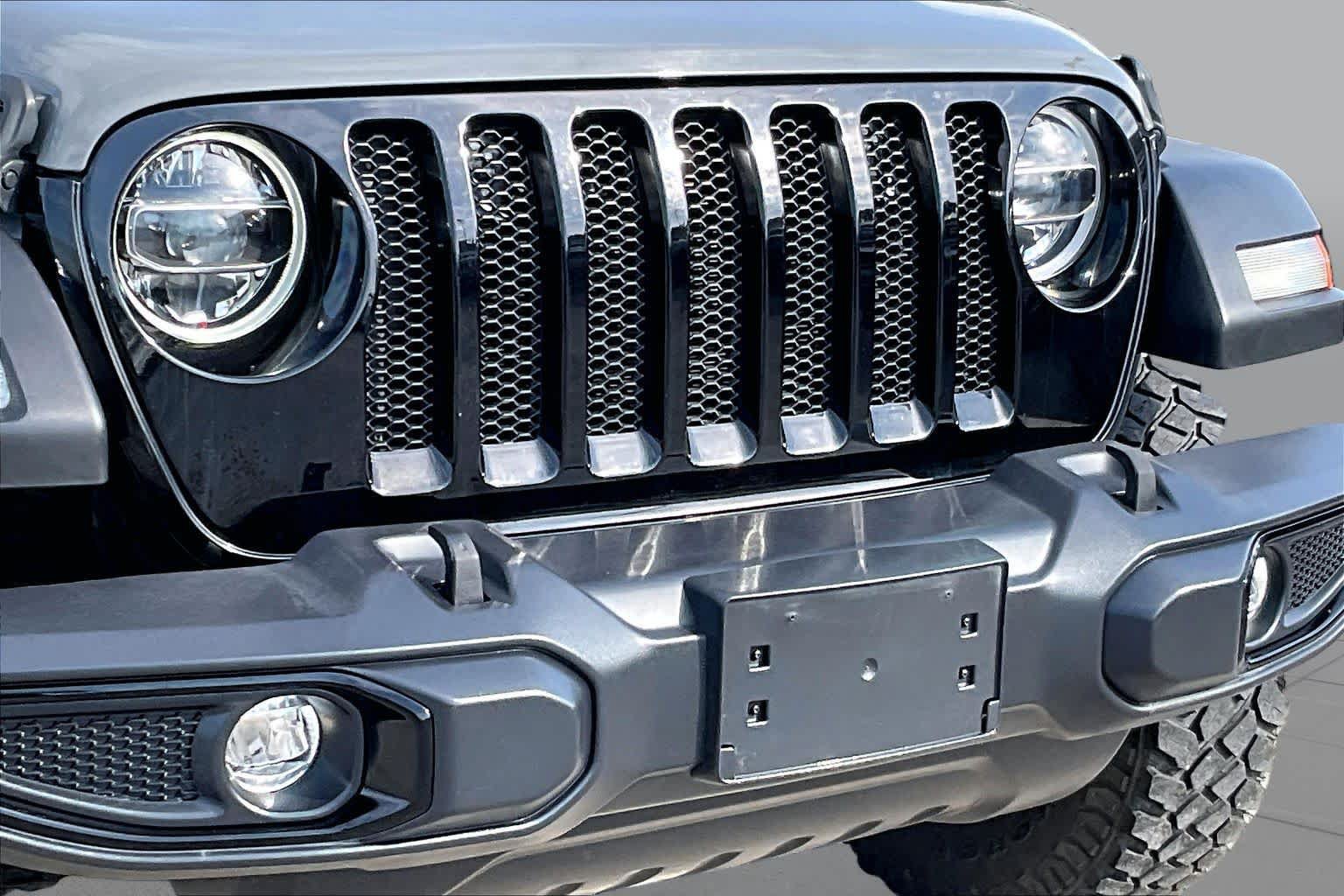 Used 2022 Jeep Wrangler Sport AWD/4WD image 25