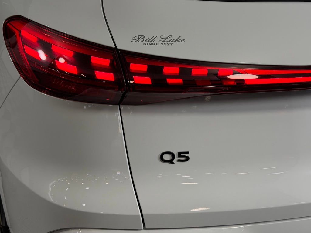 Used 2025 Audi Q5 Premium w/ Convenience Package image 16