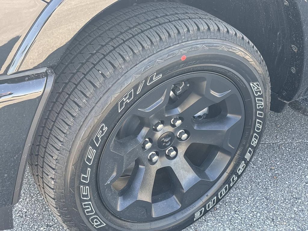 New 2026 RAM 1500 4x4 Crew Cab image 9