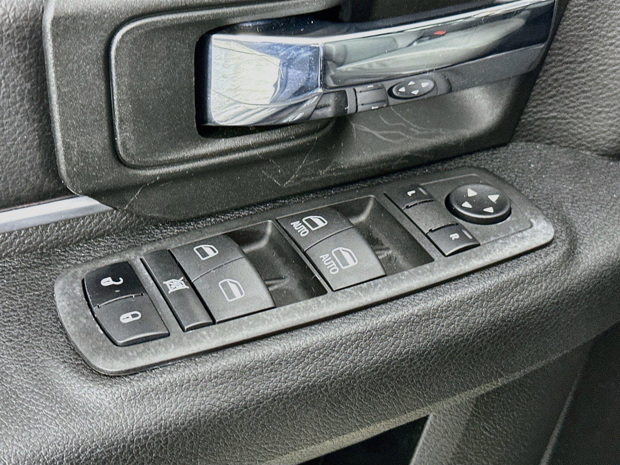 Used 2023 RAM 1500 Warlock AWD/4WD image 17