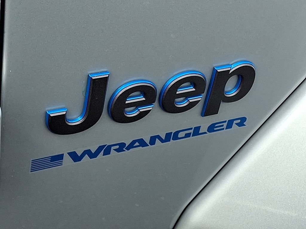 Used 2023 Jeep Wrangler Unlimited Rubicon 4xe AWD/4WD image 9