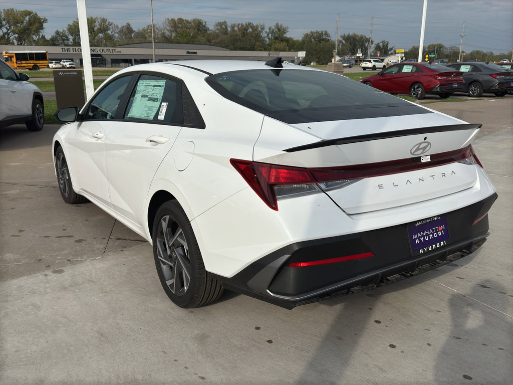 New 2025 Hyundai Elantra Sport image 6