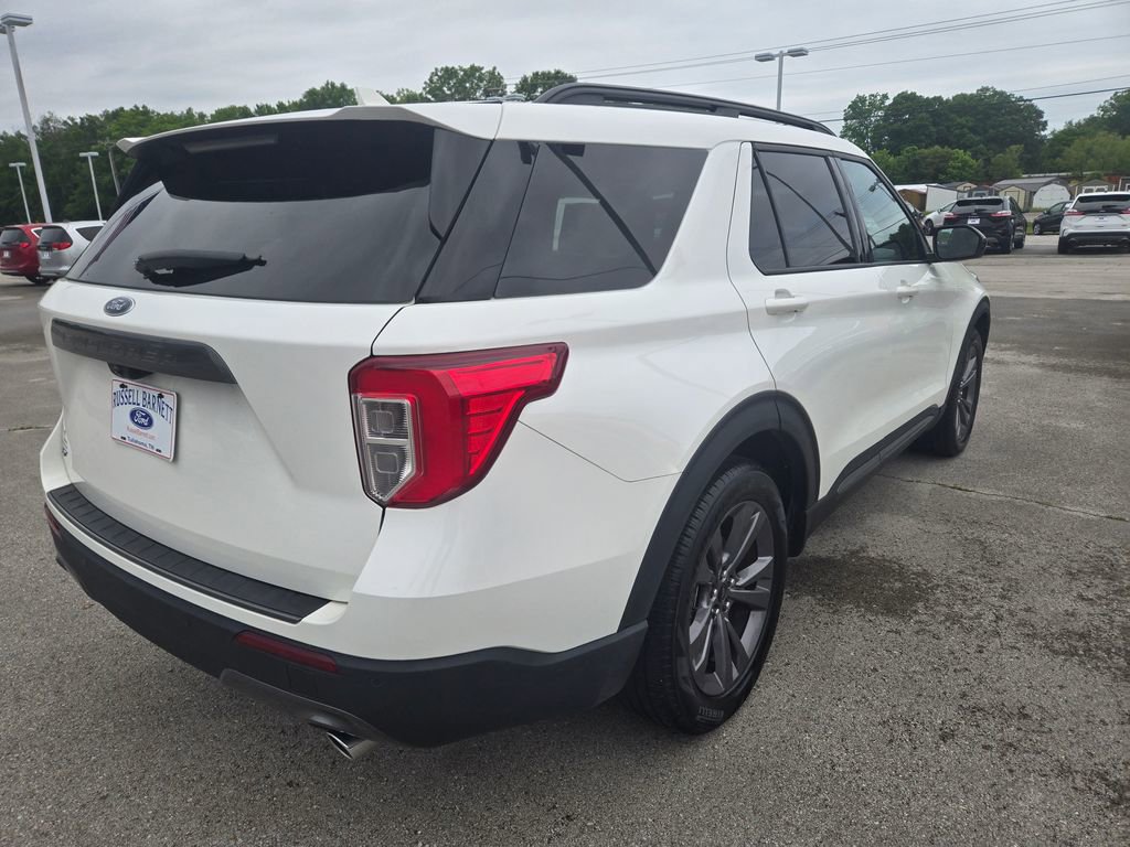 Used 2023 Ford Explorer XLT w/ Equipment Group 202A RWD image 4