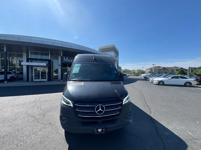 Used 2024 Mercedes-Benz Sprinter 2500 image 2