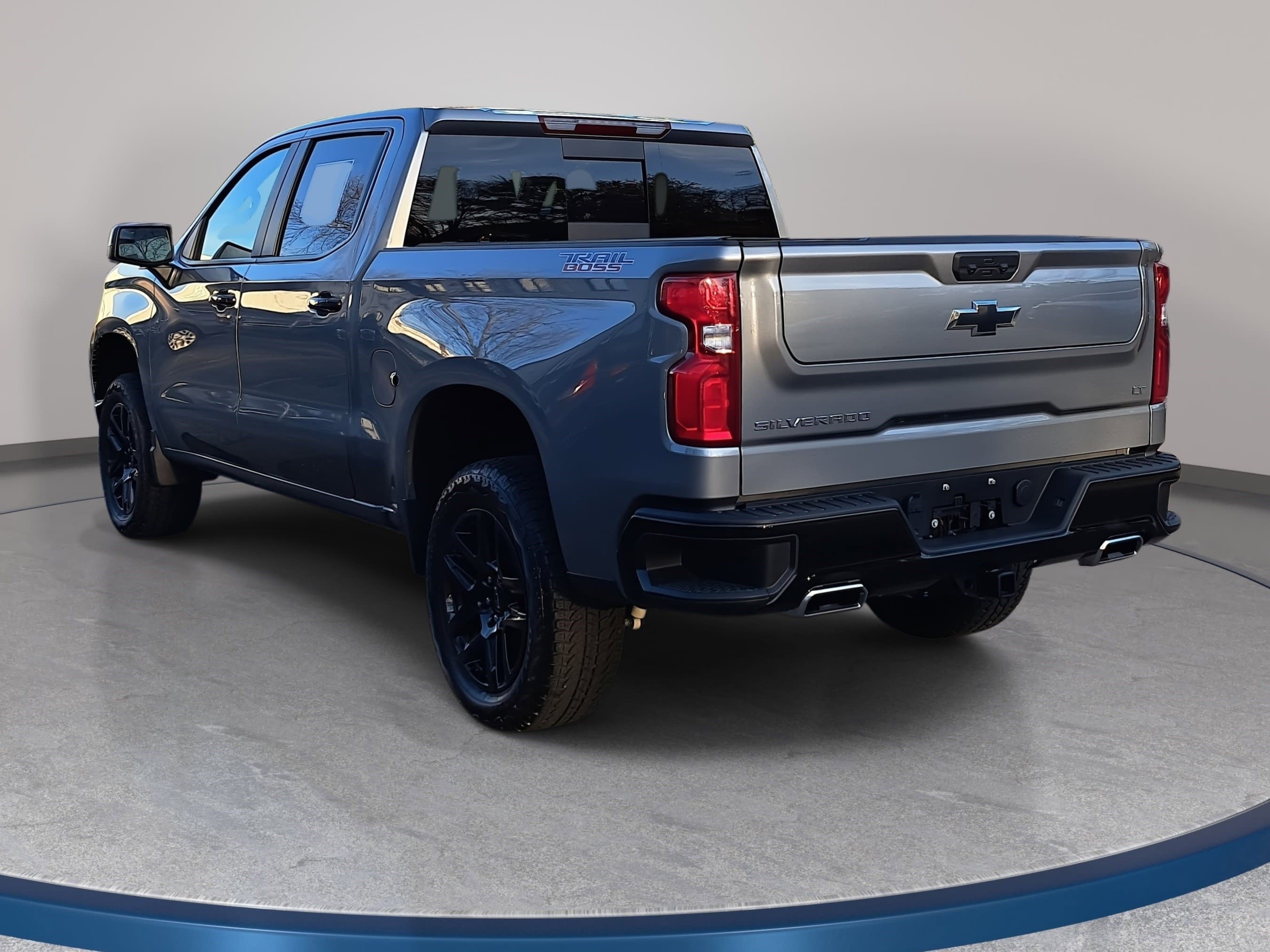 Used 2025 Chevrolet Silverado 1500 LT Trail Boss w/ Convenience Package II image 7