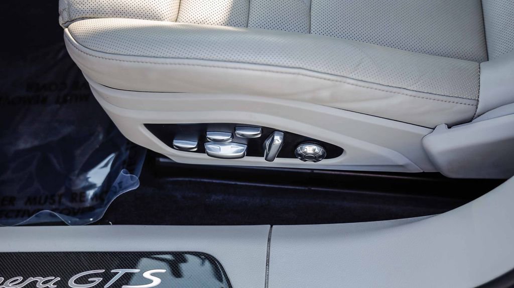 Used 2019 Porsche Panamera GTS image 26